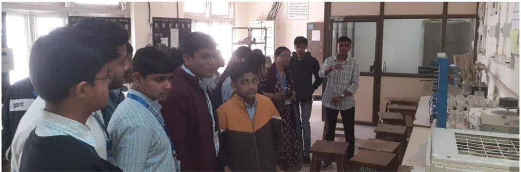 School Students Visit Electrical Department (1)
