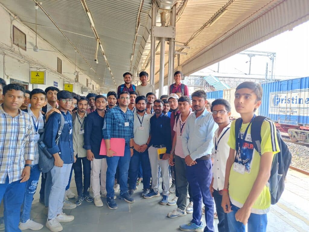 Visit: Railway Station, Palanpur (1)